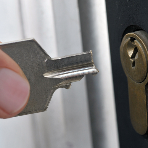 Call Locksmith? When Is it Time To | Star Locksmith 215-488-1184